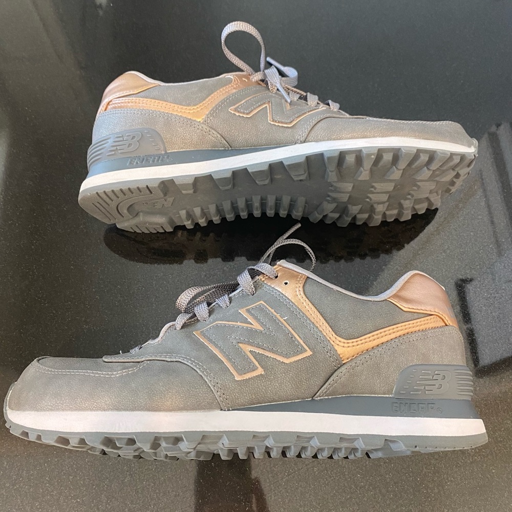 NEW BALANCE 574 Rose Gold Shoes 9.5